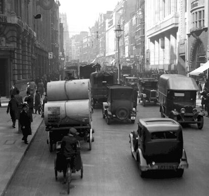 Congestion in Fleet Street, London 1932