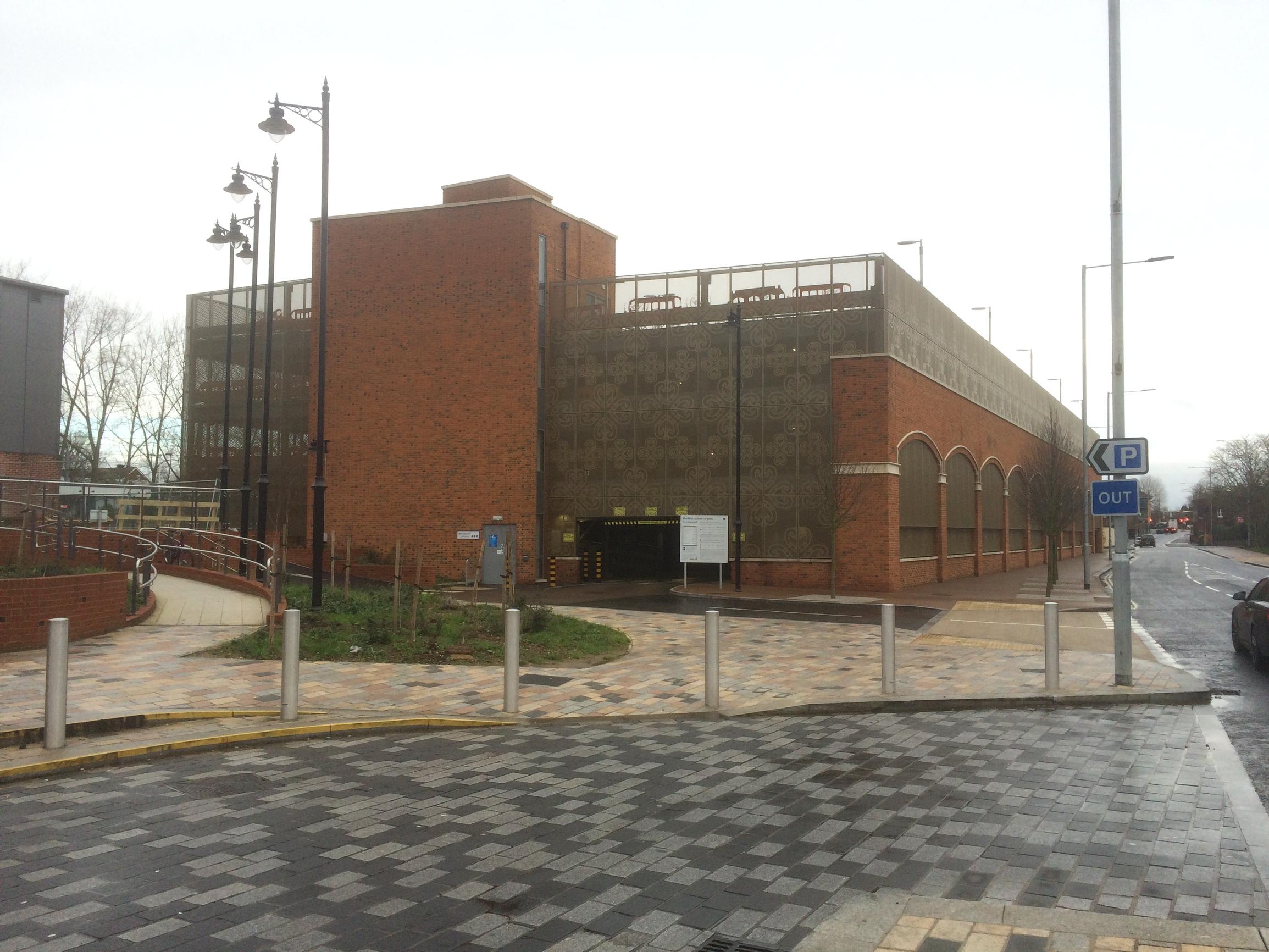 Hatfield Station`s car park