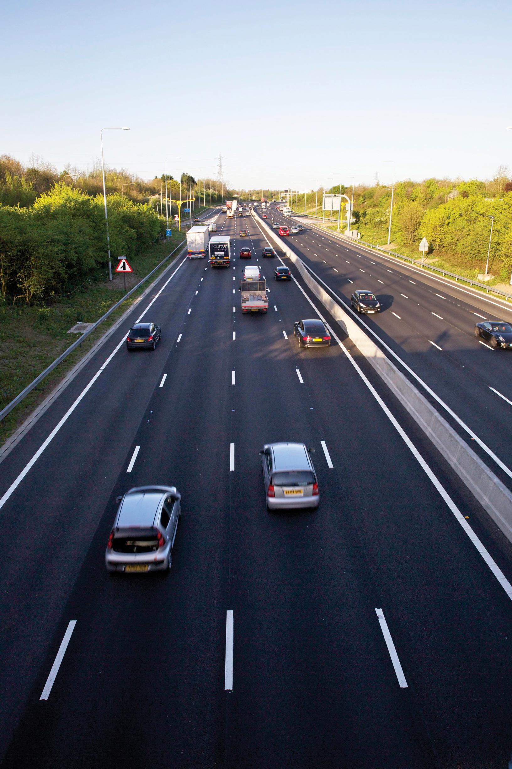 All-lane running on the M25
