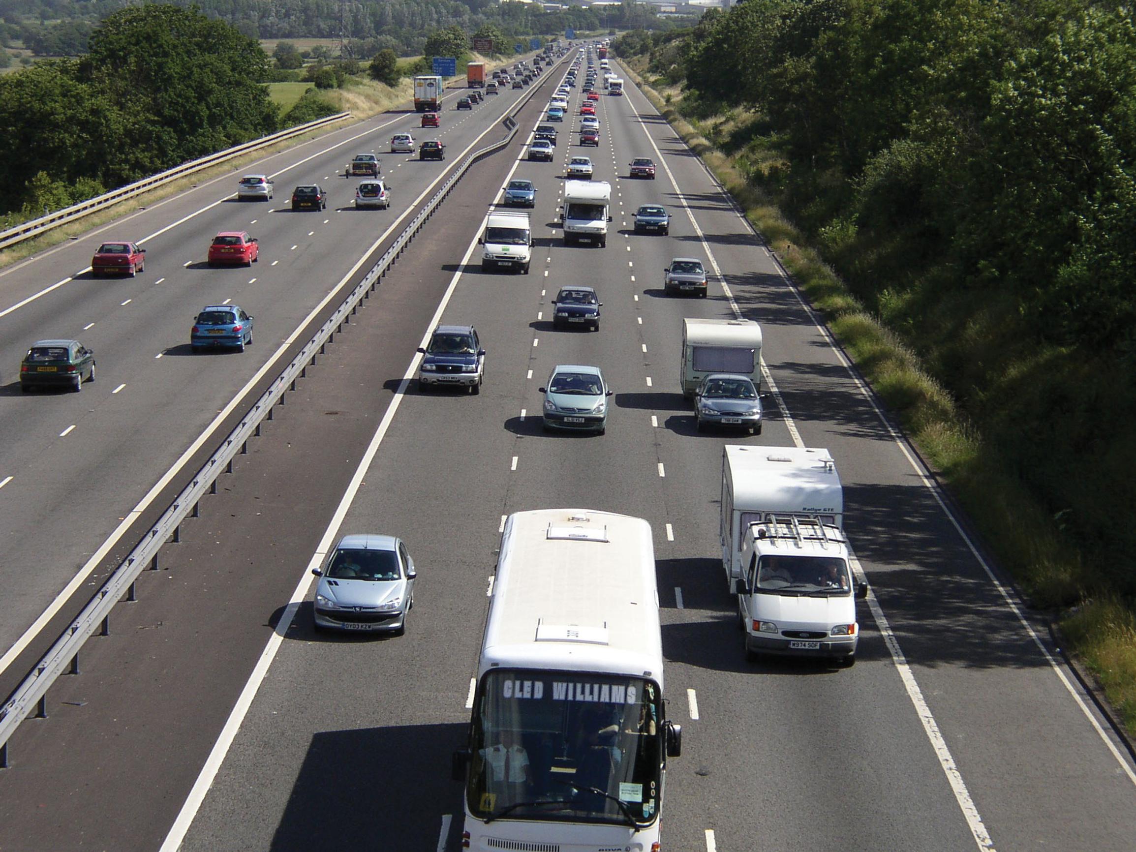 DfT plans to convert 300 miles of hard shoulder to running lanes