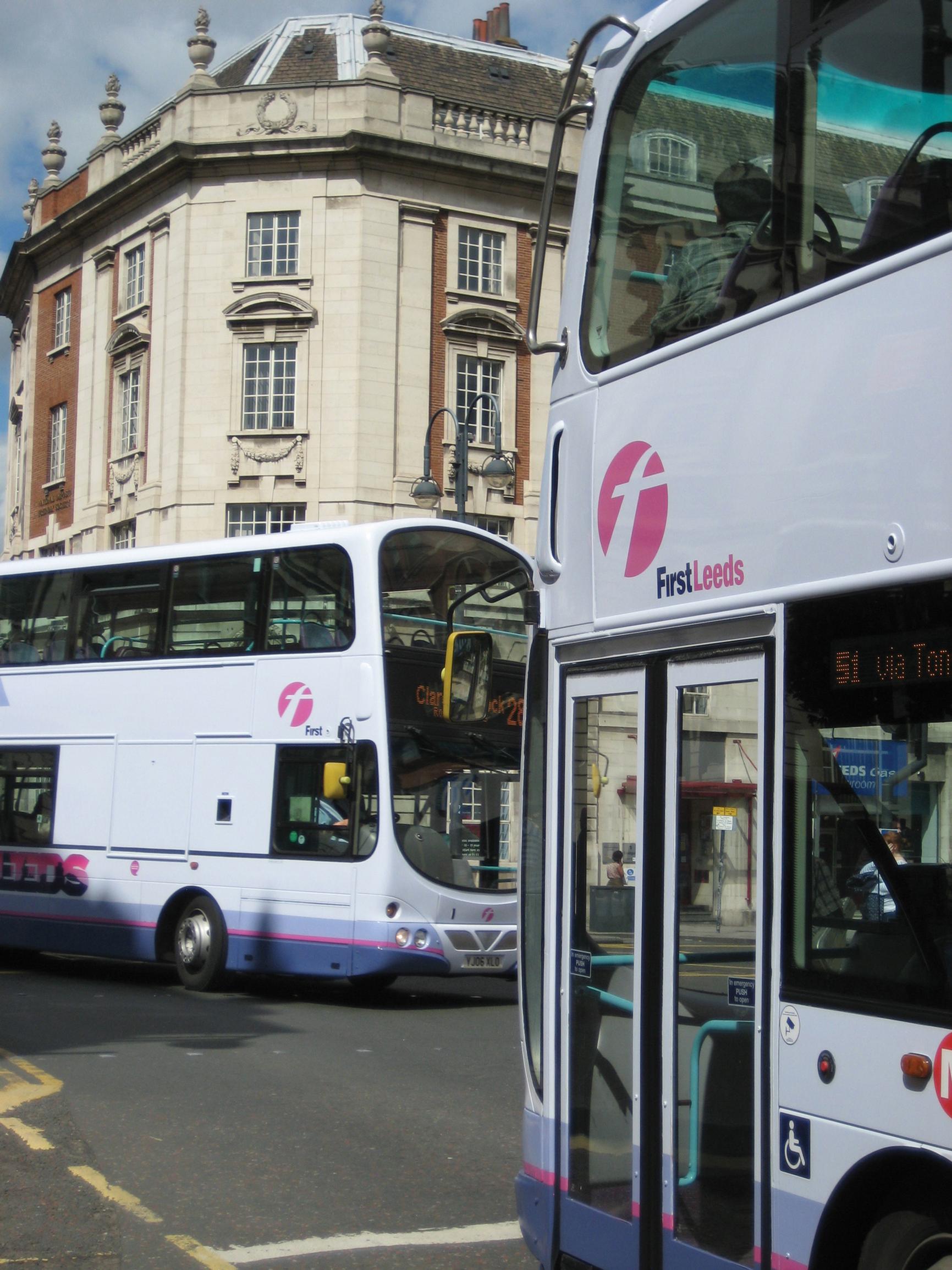 Leeds: target to double bus use