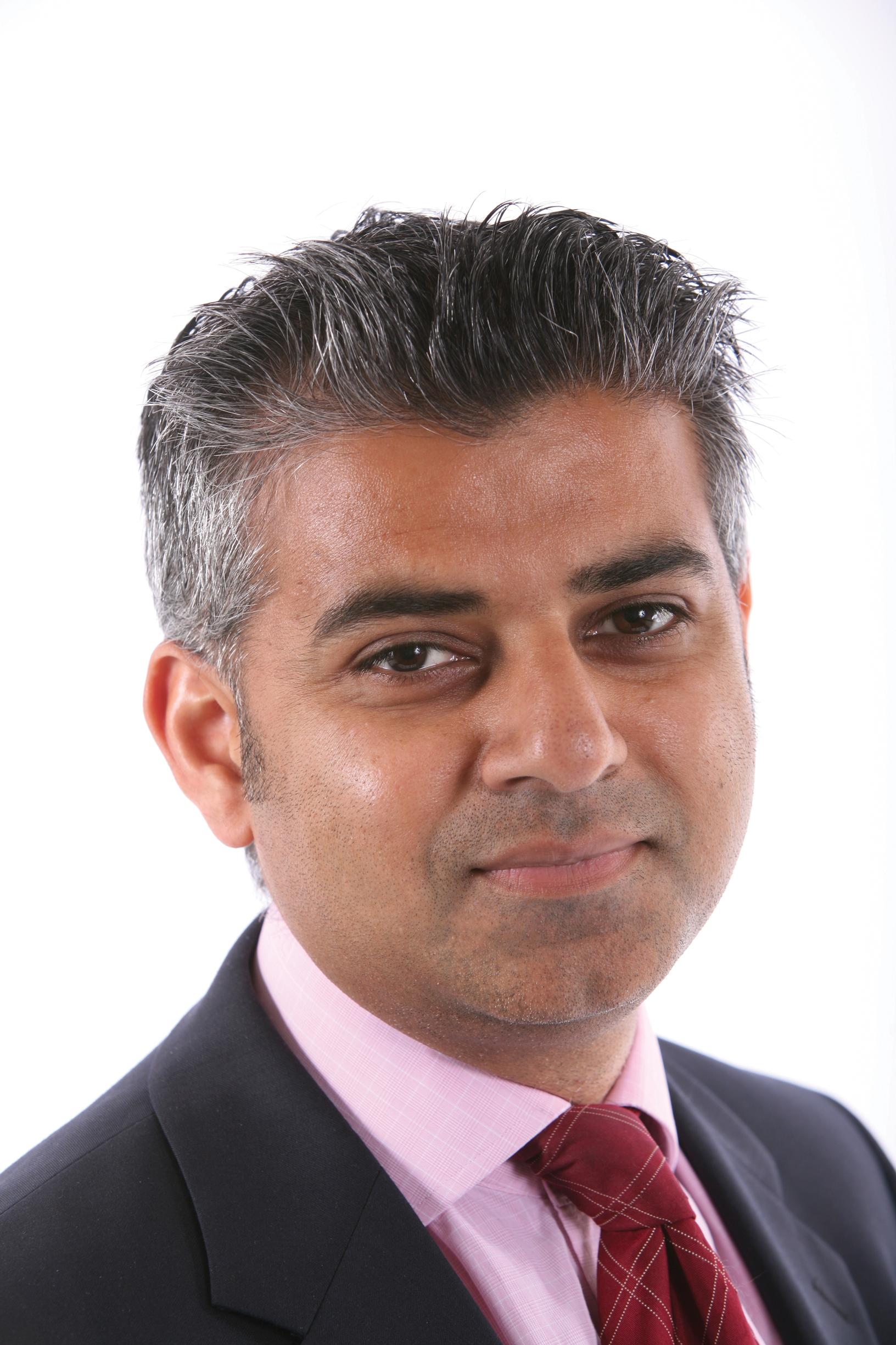 Khan: T-charge a ‘stepping stone’ to ULEZ