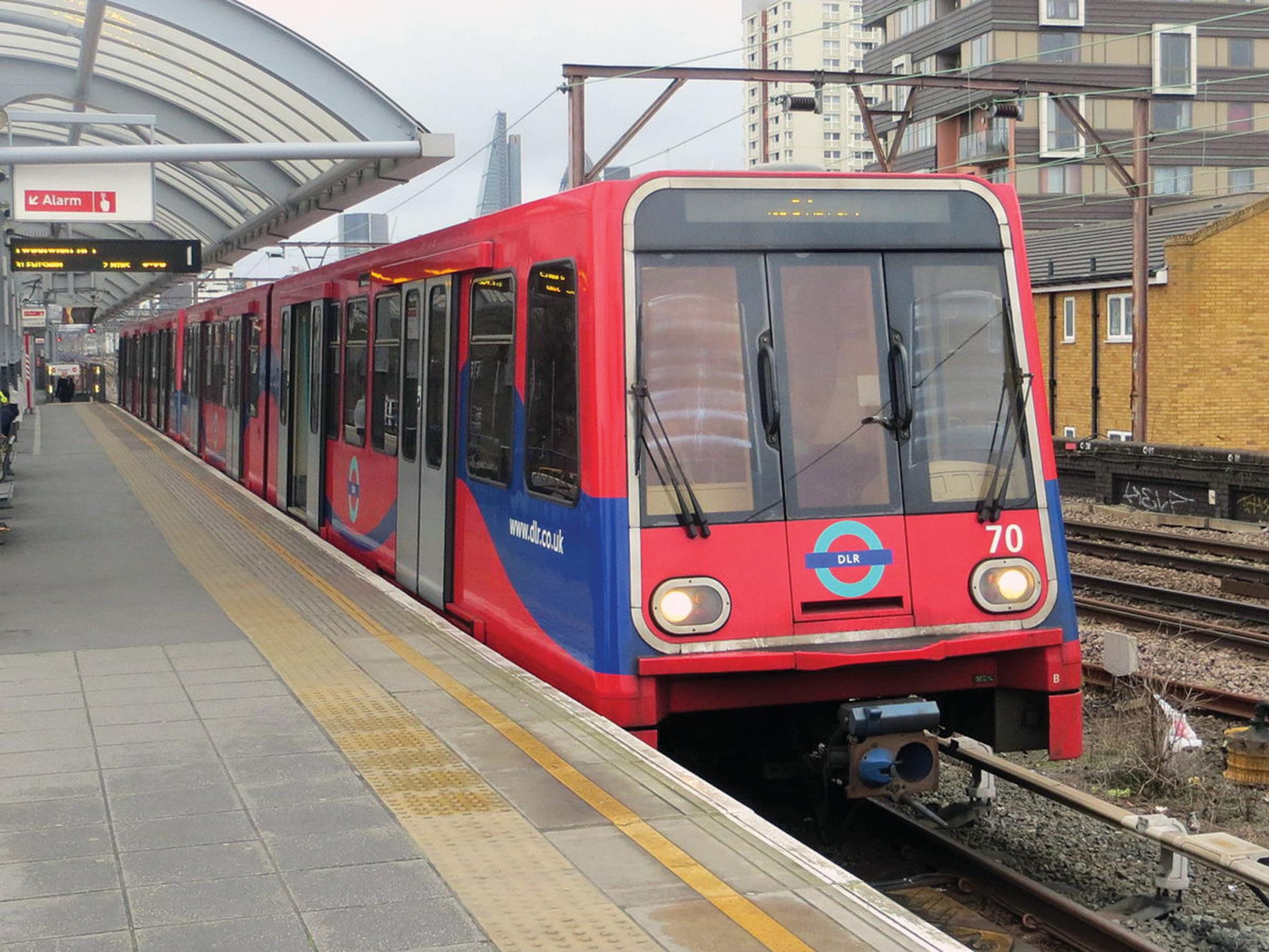 DLR: new train order