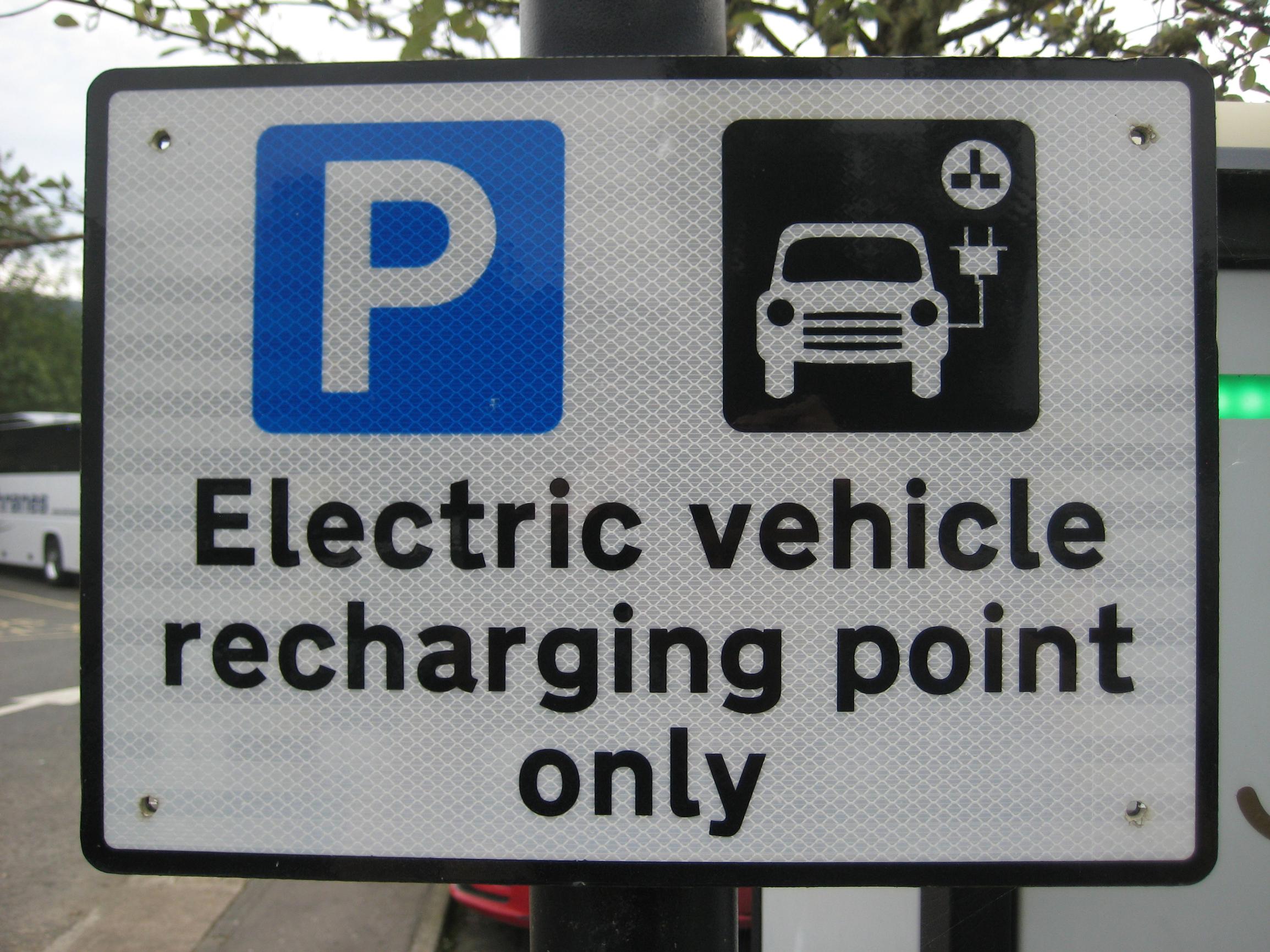 EV charging: £30 overstay charge proposed