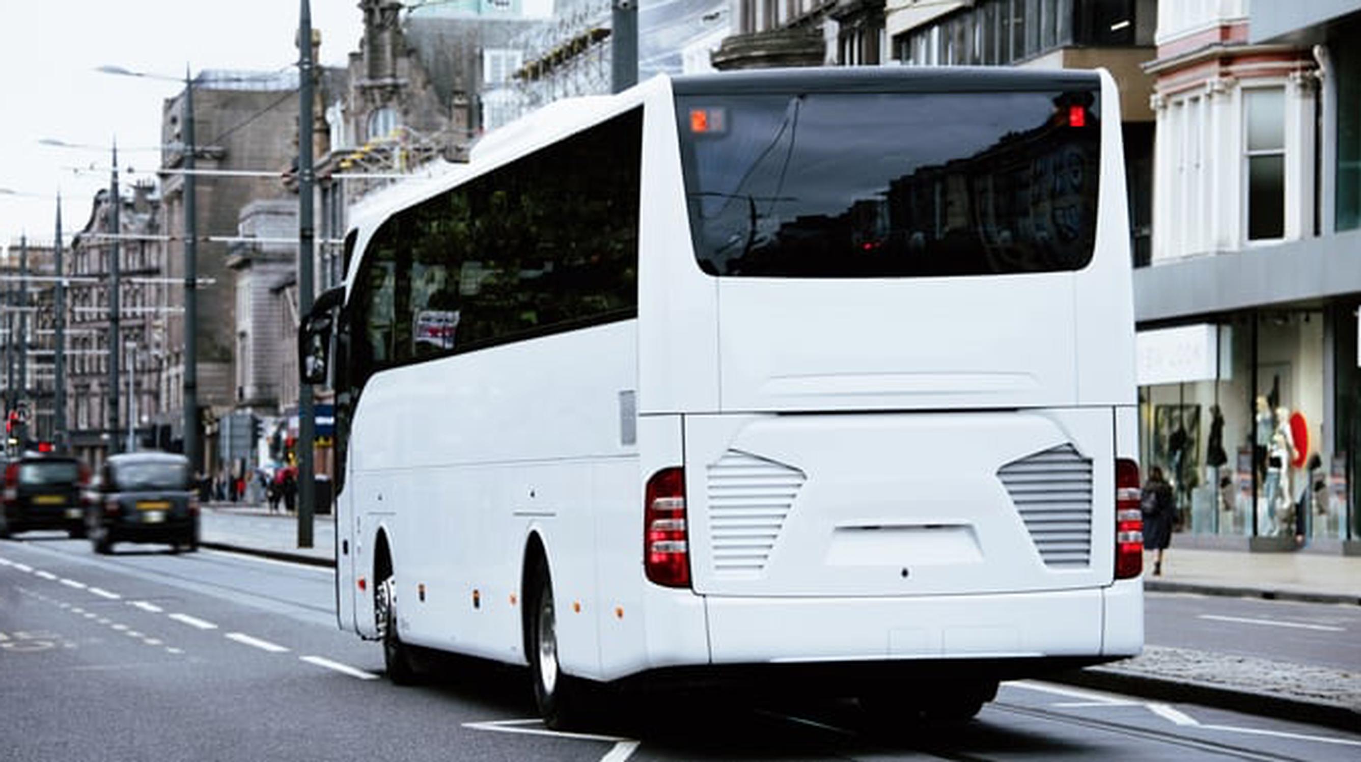 A coach on Victoria Street