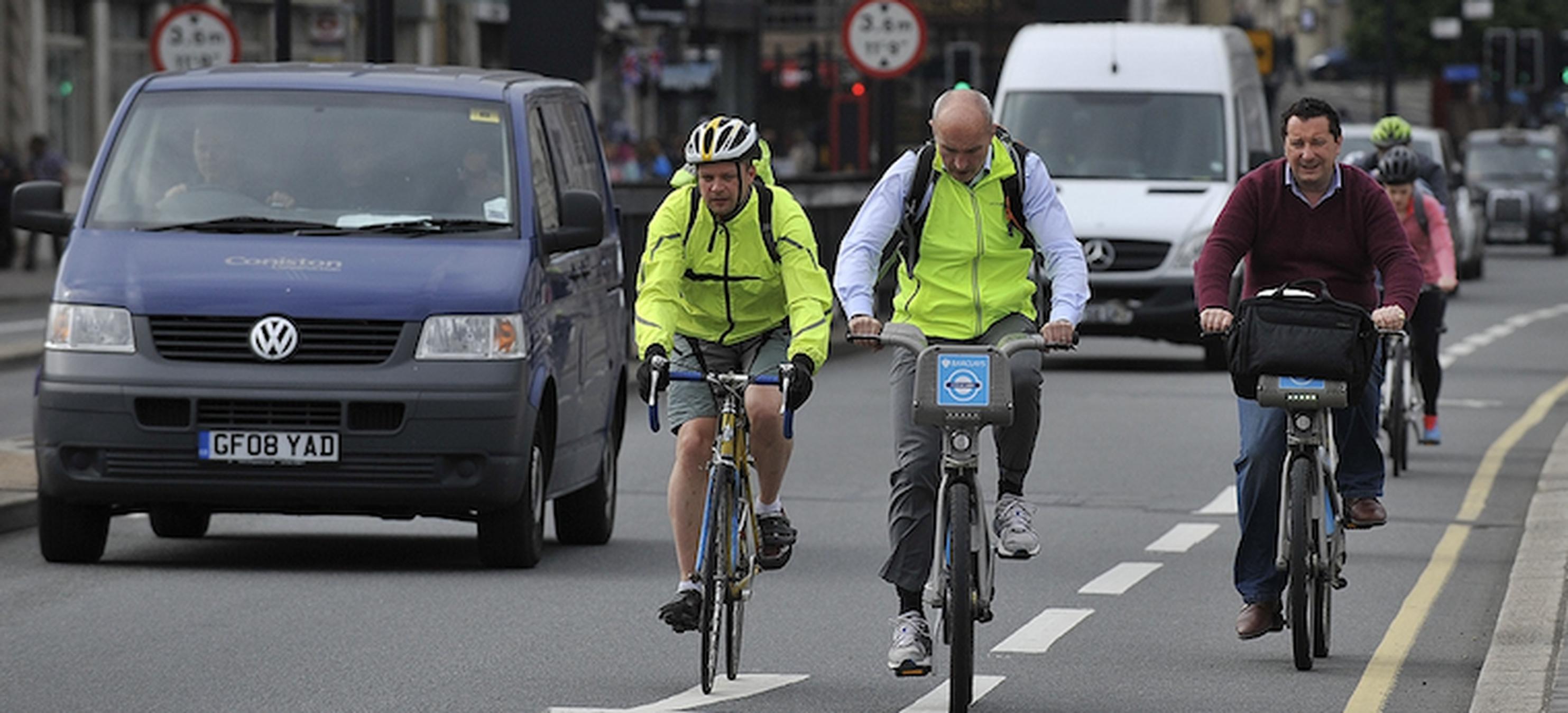 53% of people want more designated cycle lanes on roads, says Cycling UK