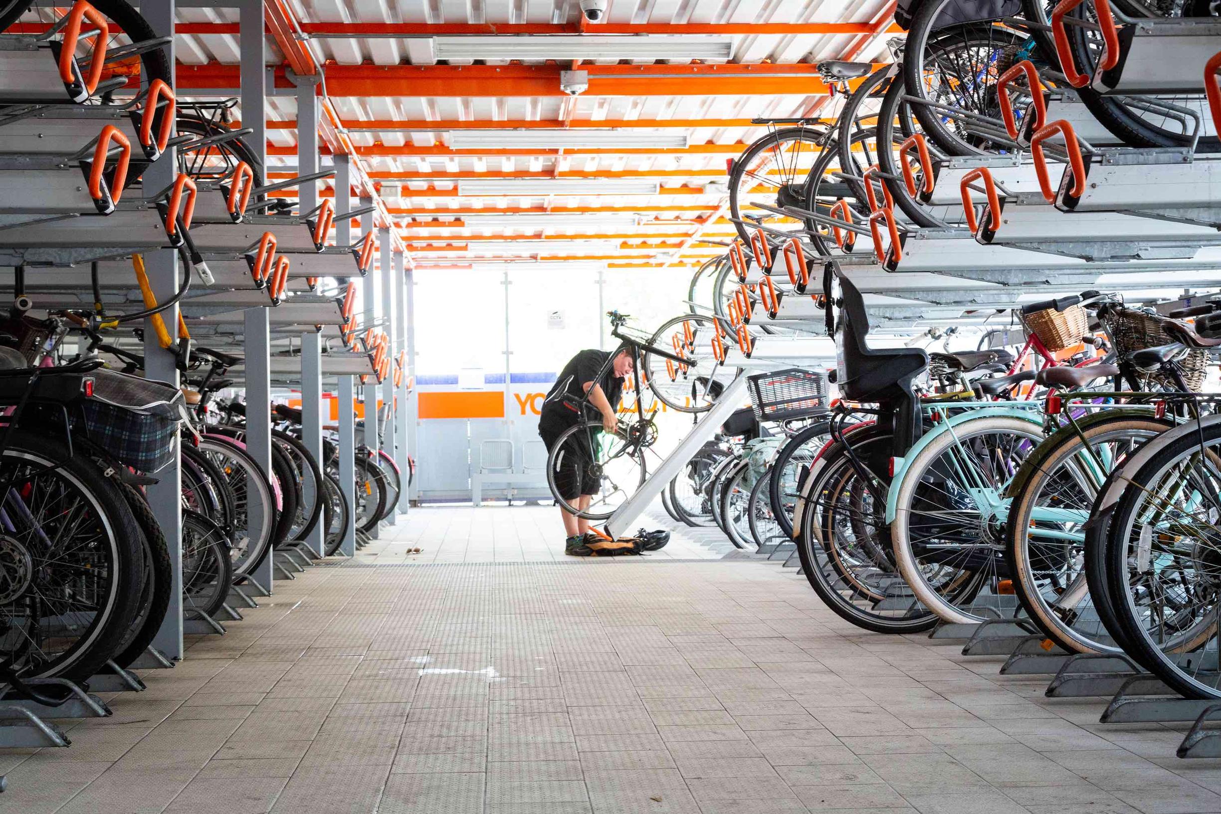 A cycle hub is to be built at Hackney Central Overground station