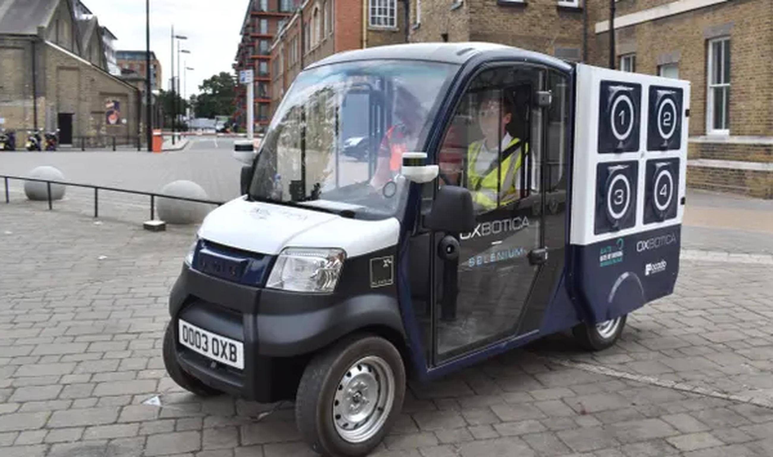 TRL conducted trials in Greenwich, London, during London using a small CargoPod that held eight boxes and required customers to leave their houses to pick up their shopping