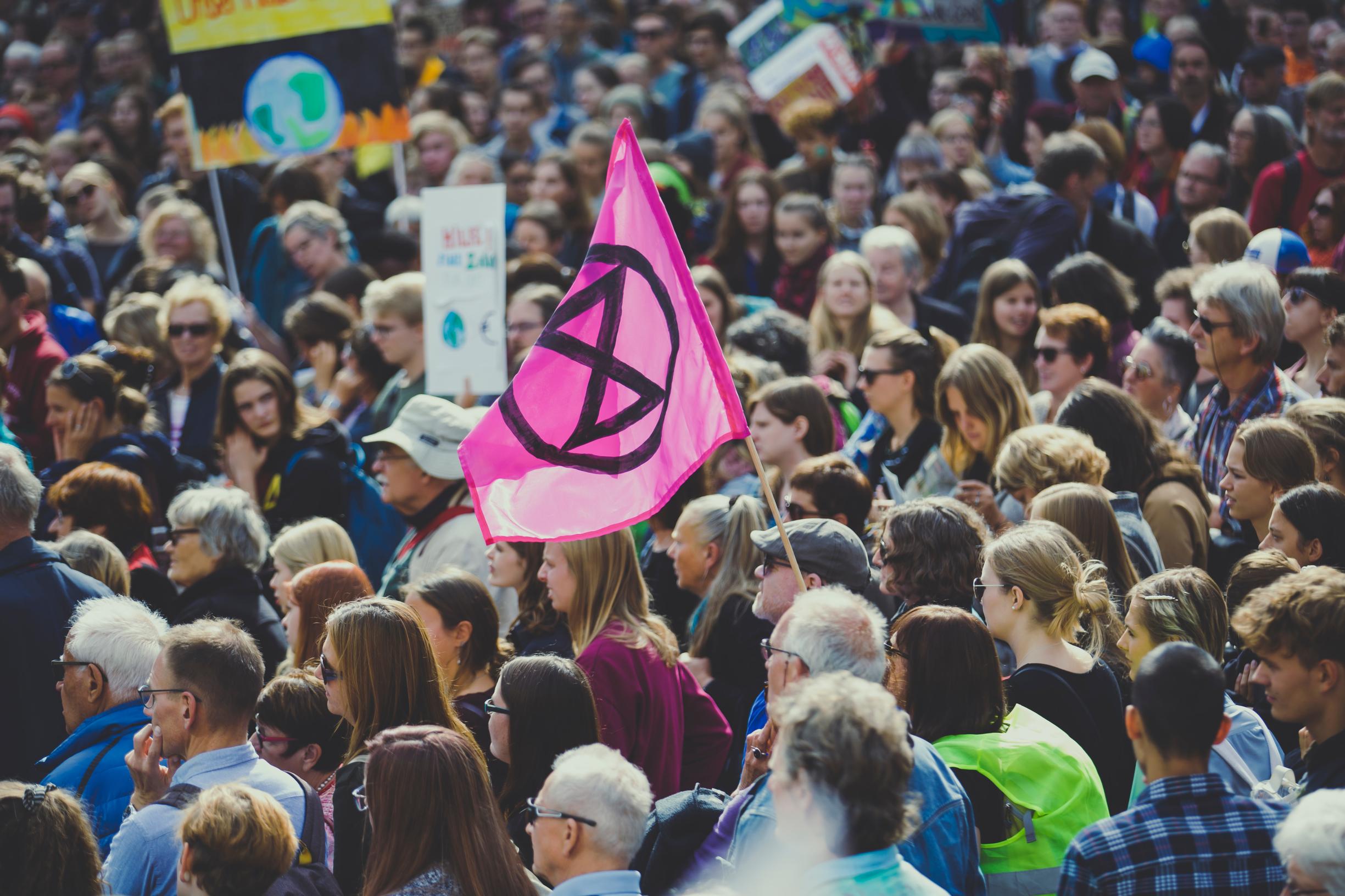 Ipsos MORI says 27% of the public placed environmental concerns among their top three priorities at the time of the protests by Extinction Rebellion, but this later fell to 10%