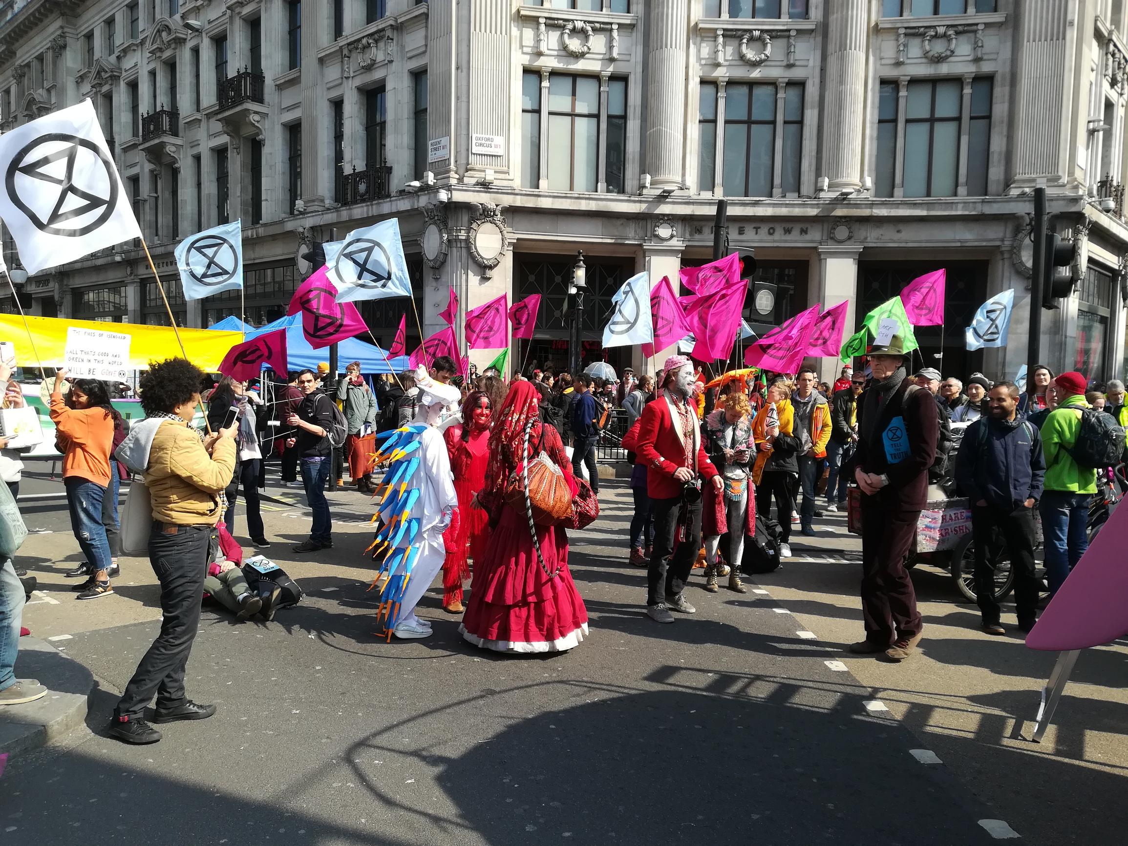 Can climate change protest movements such as Extinction Rebellion influence government policy?