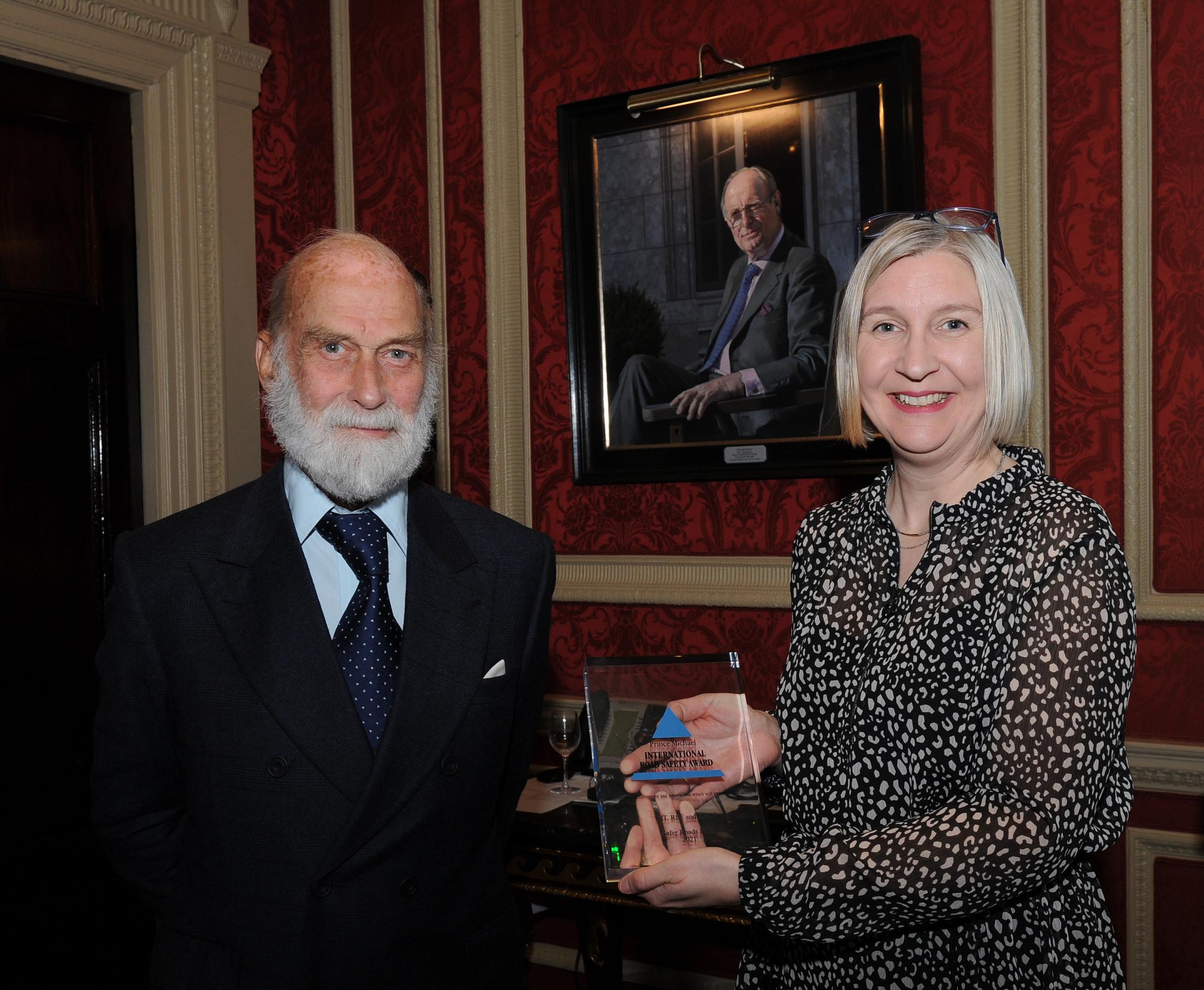 Prince Michael of Kent presents the award to DfT’s Emma Ward