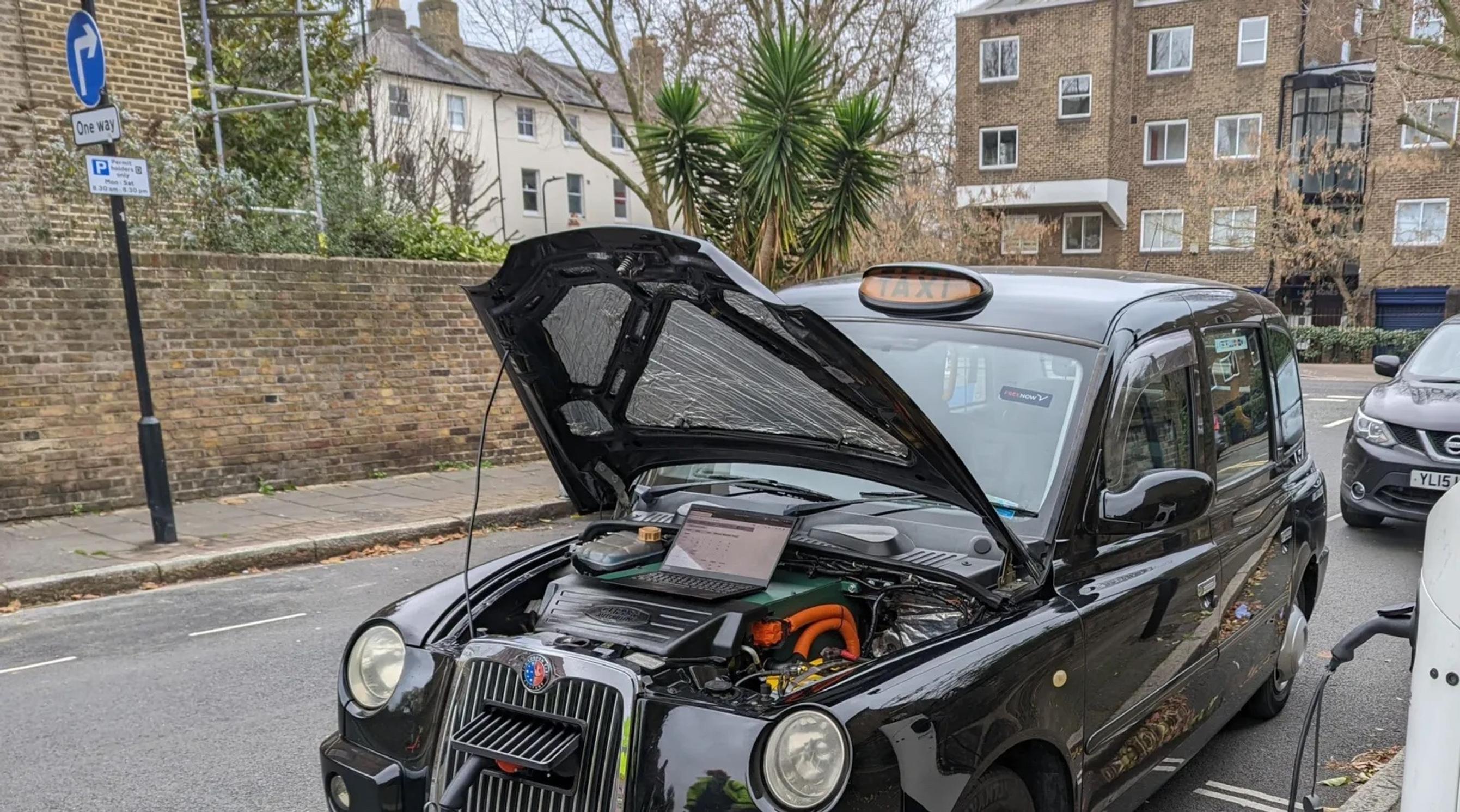 Clipper Automotive converts Oxford cabs to electric