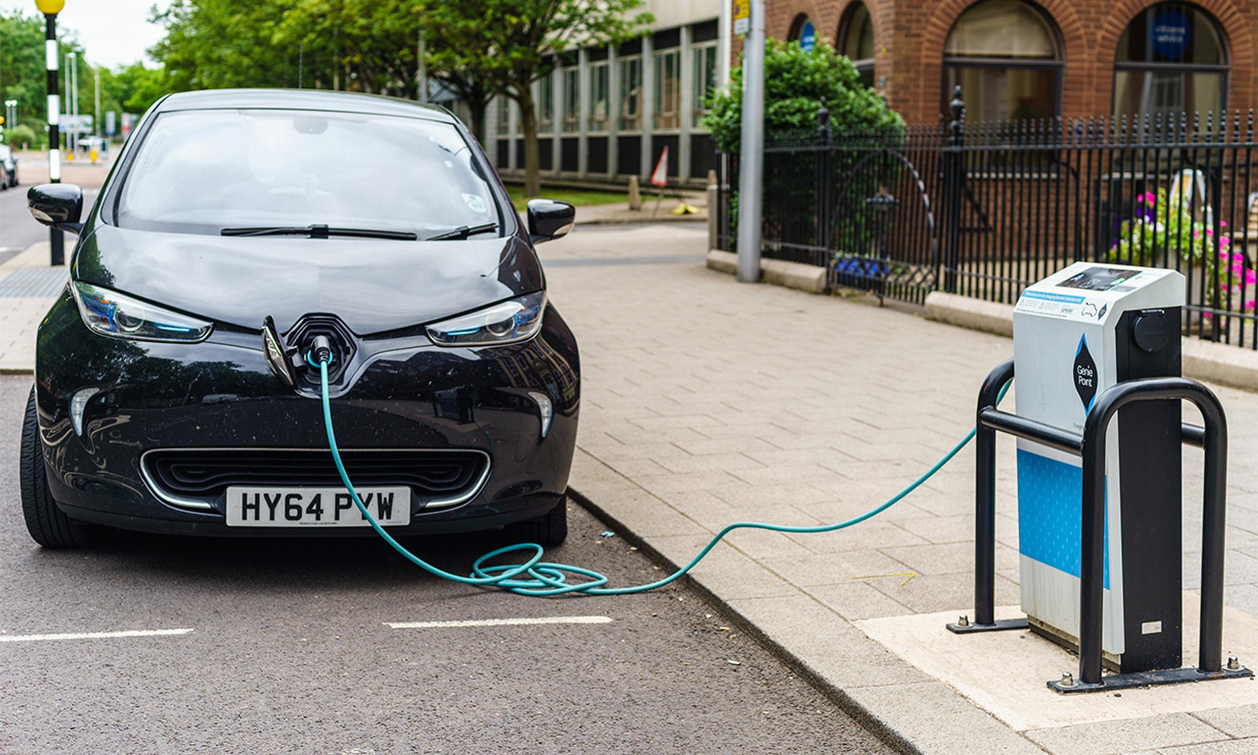 Which? calls for improvements to EV charging networks