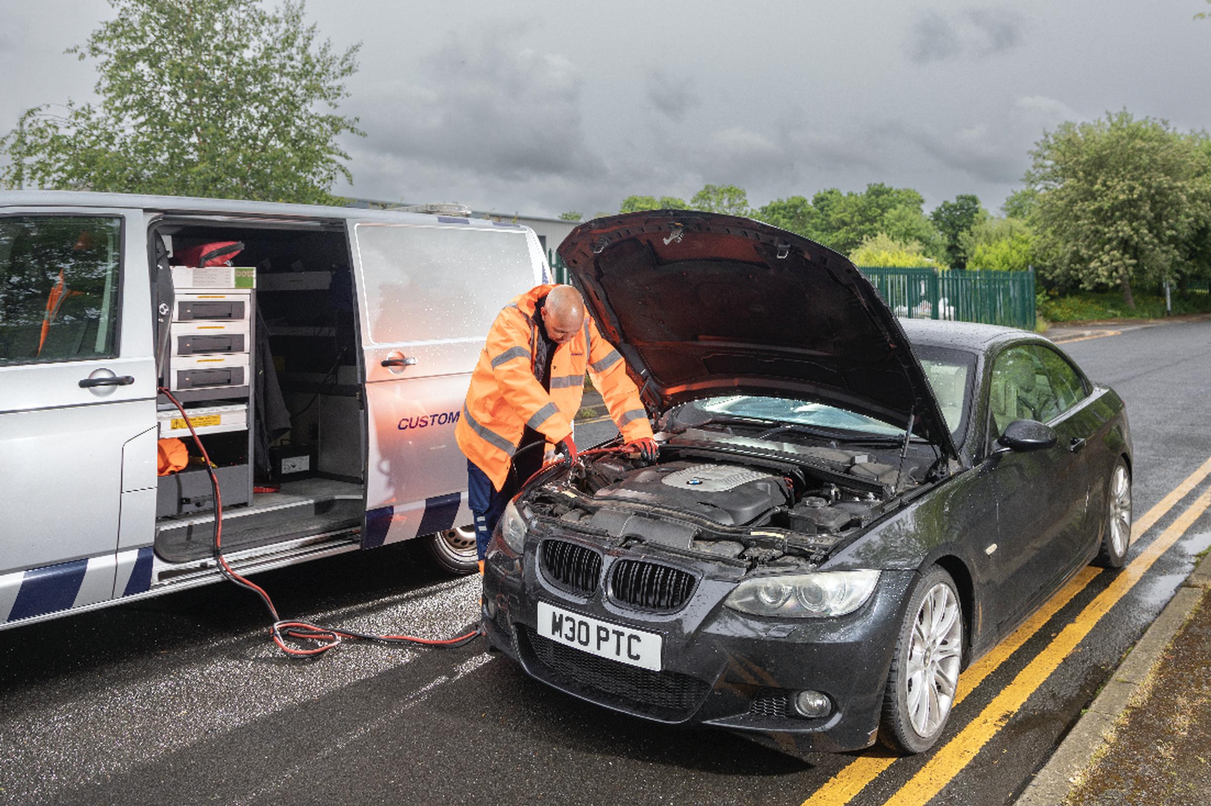 EV and hybrid drivers at risk from unskilled breakdown operators, warns Start Rescue