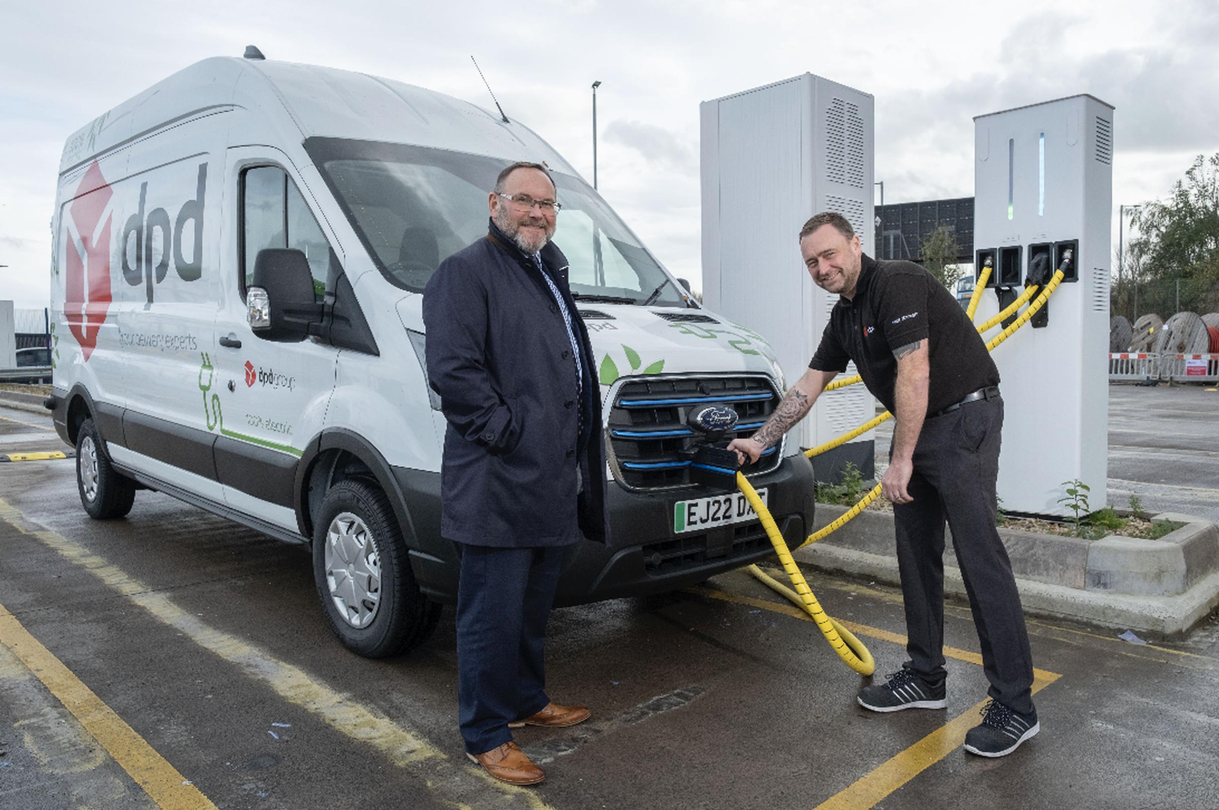 First Bus Scotland commercial director Graeme Macfarlan with DPD staff manager David Scott