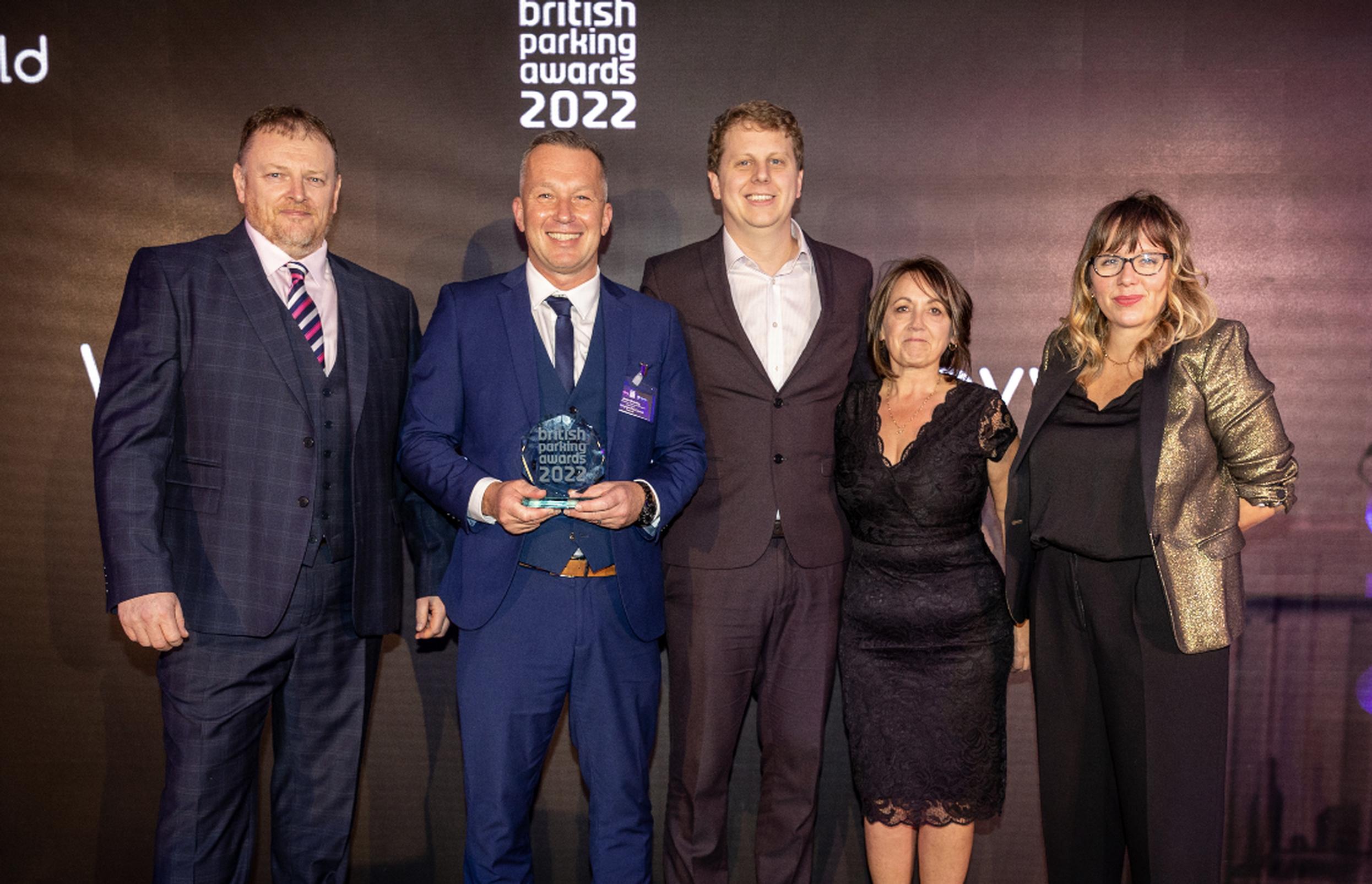 Nottingham’s Jason Gooding, Matt Ralfe and Karen Day flanked by DCBL’s Darren Connor and Kerry Godliman