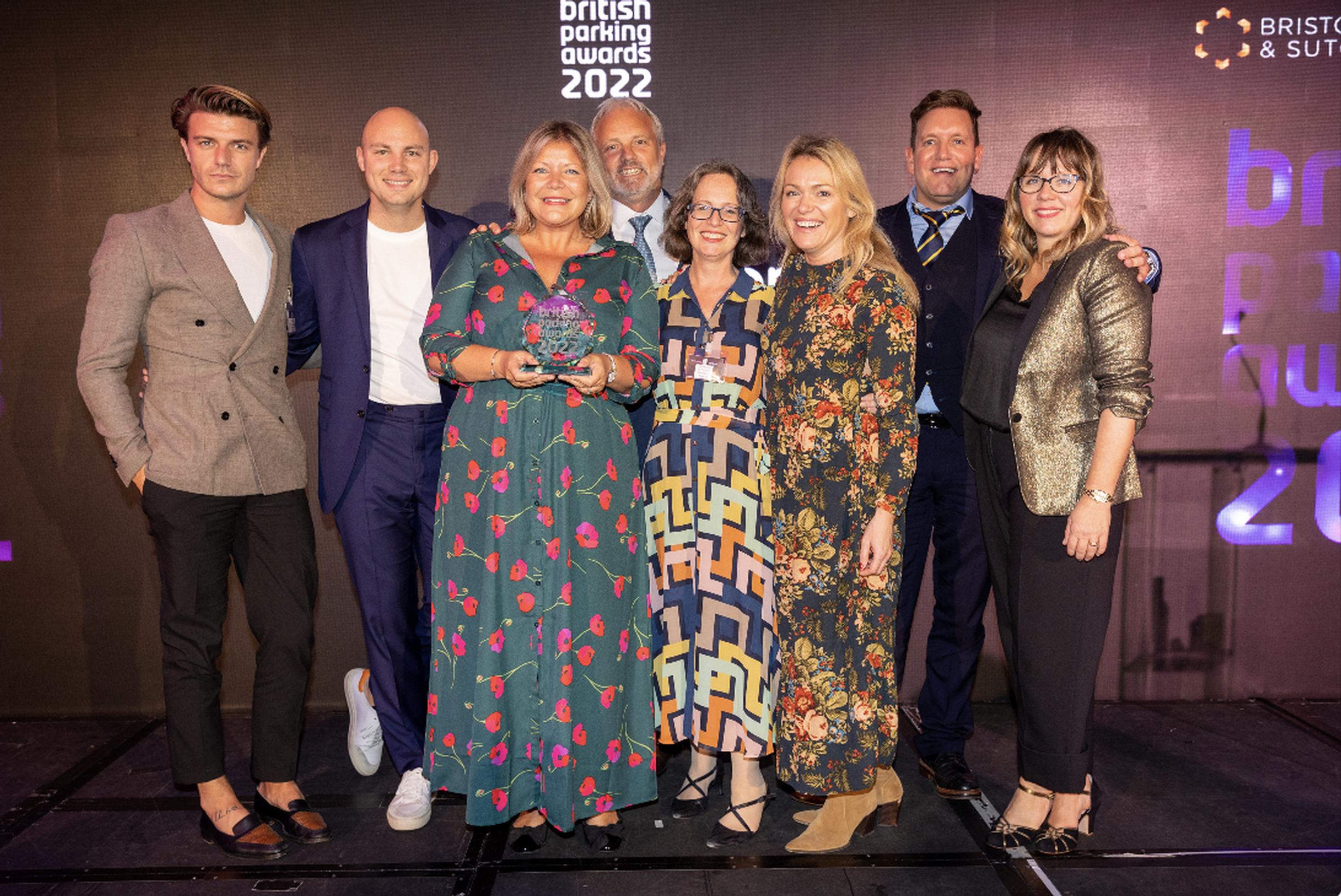 Andrew Phillis, Michael Nicholson, Sally Alington, Darren Gardner, Josie Barton and Holly Neufville receive the trophy from DCBL’s Stewart Clure and Kerry Godliman