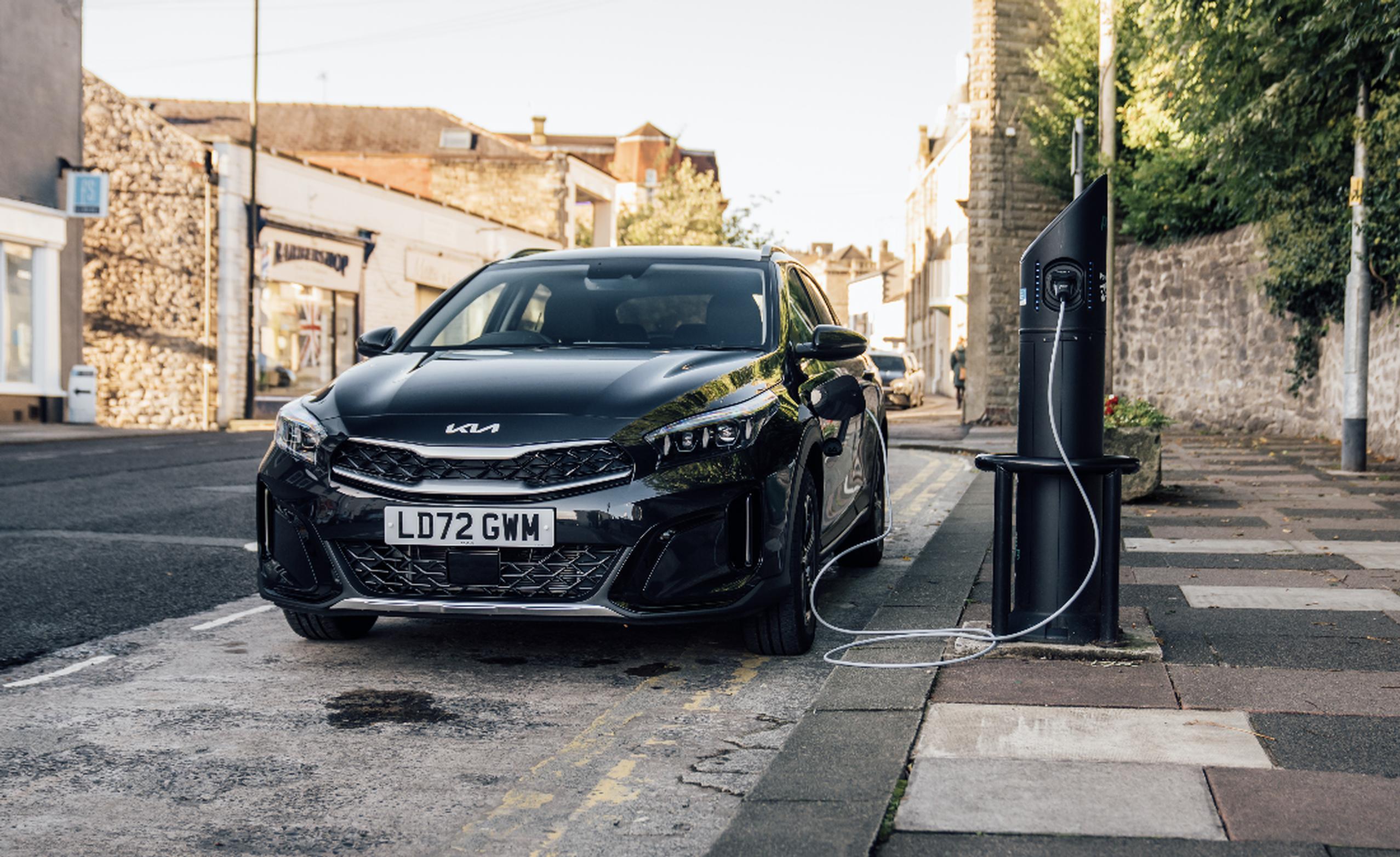 Kia Charge offers access to 30,000 EV chargers across UK