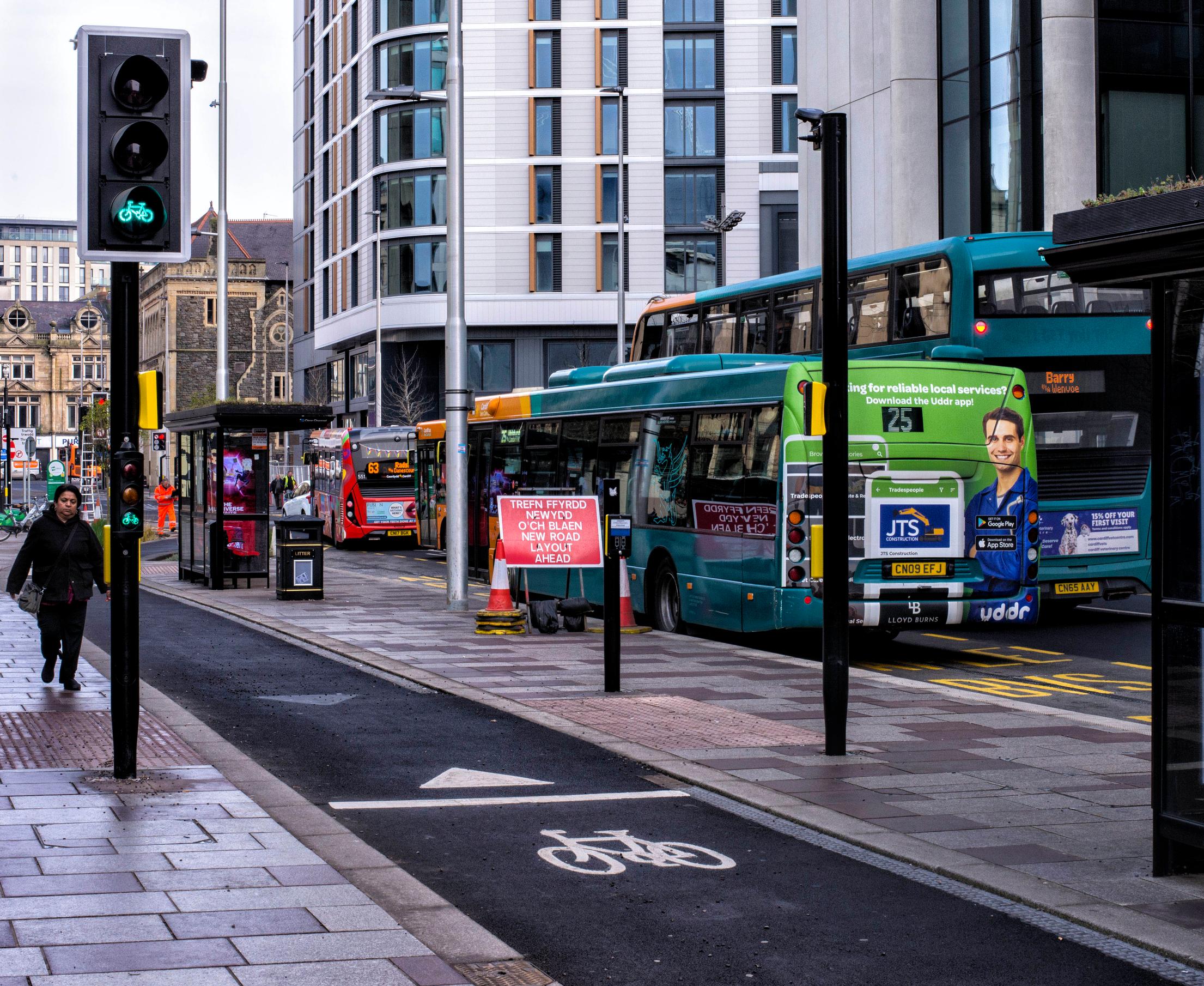 Cardiff trials signalised pedestrian cycleway crossing