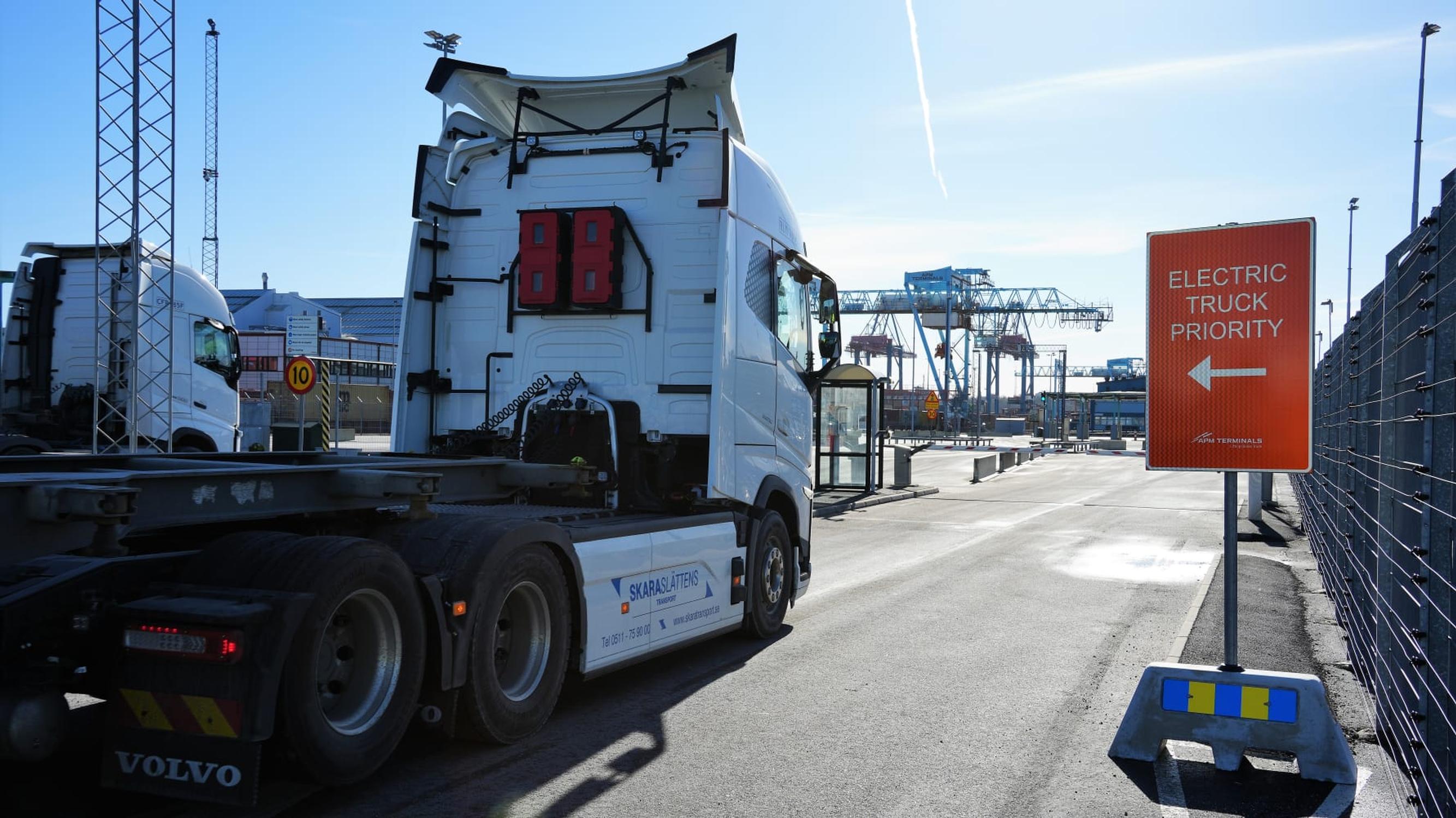 Electric trucks get priority at Port of Gothenburg
