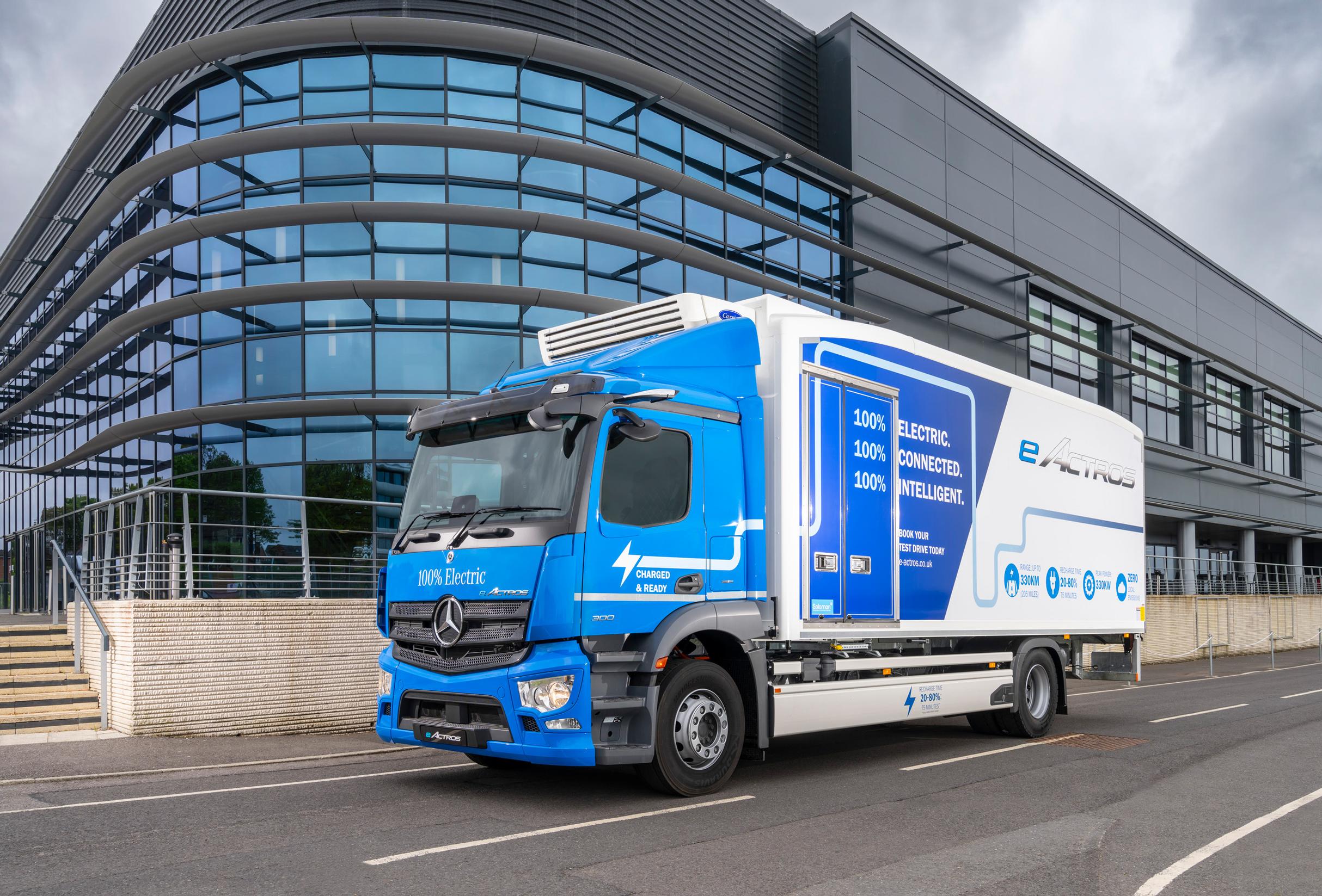 A Mercedes-Benz eActros with Solomon Slipstream body