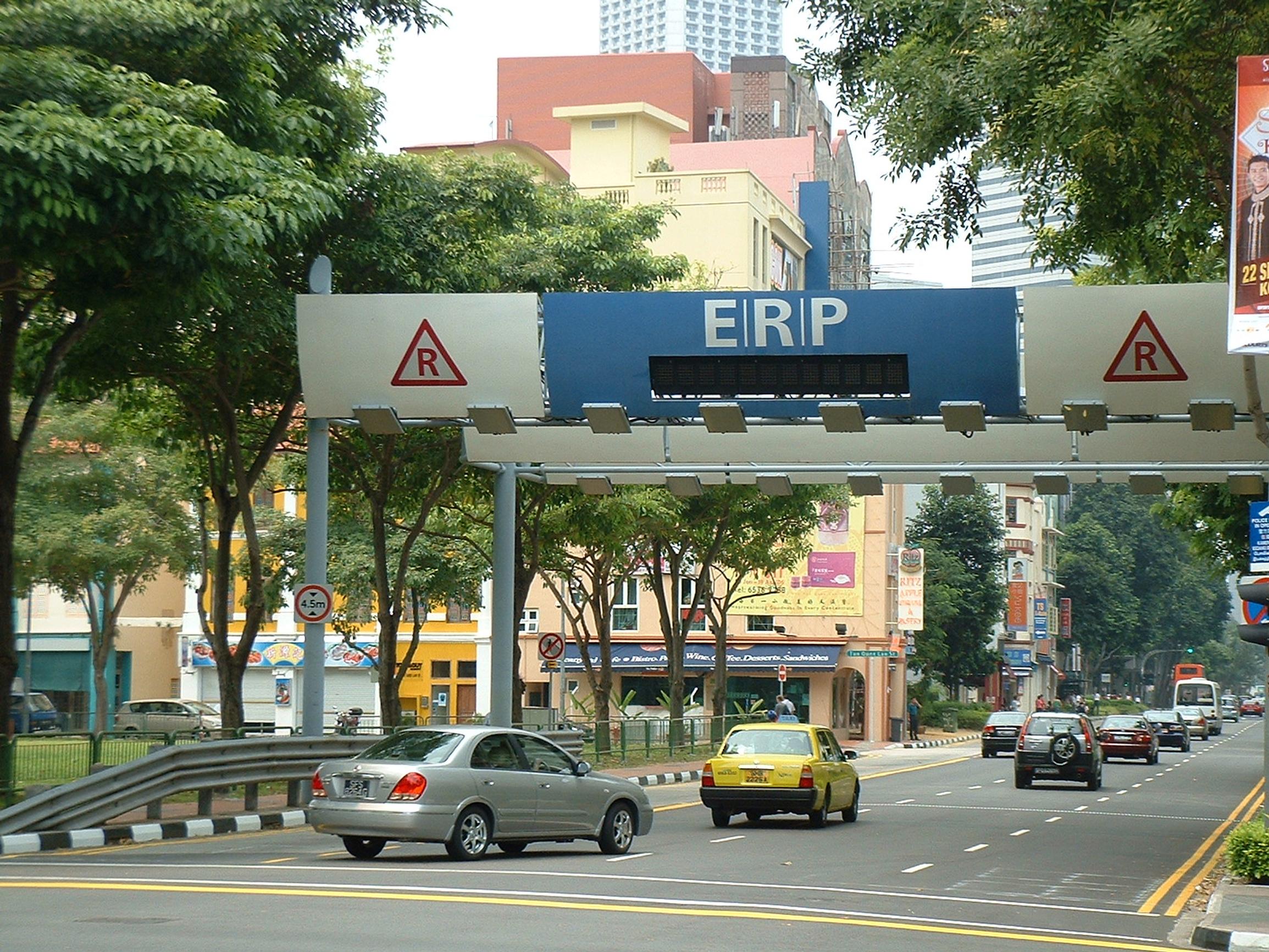 Electronic road user charging in Singapore: Courtesy VK35 CC