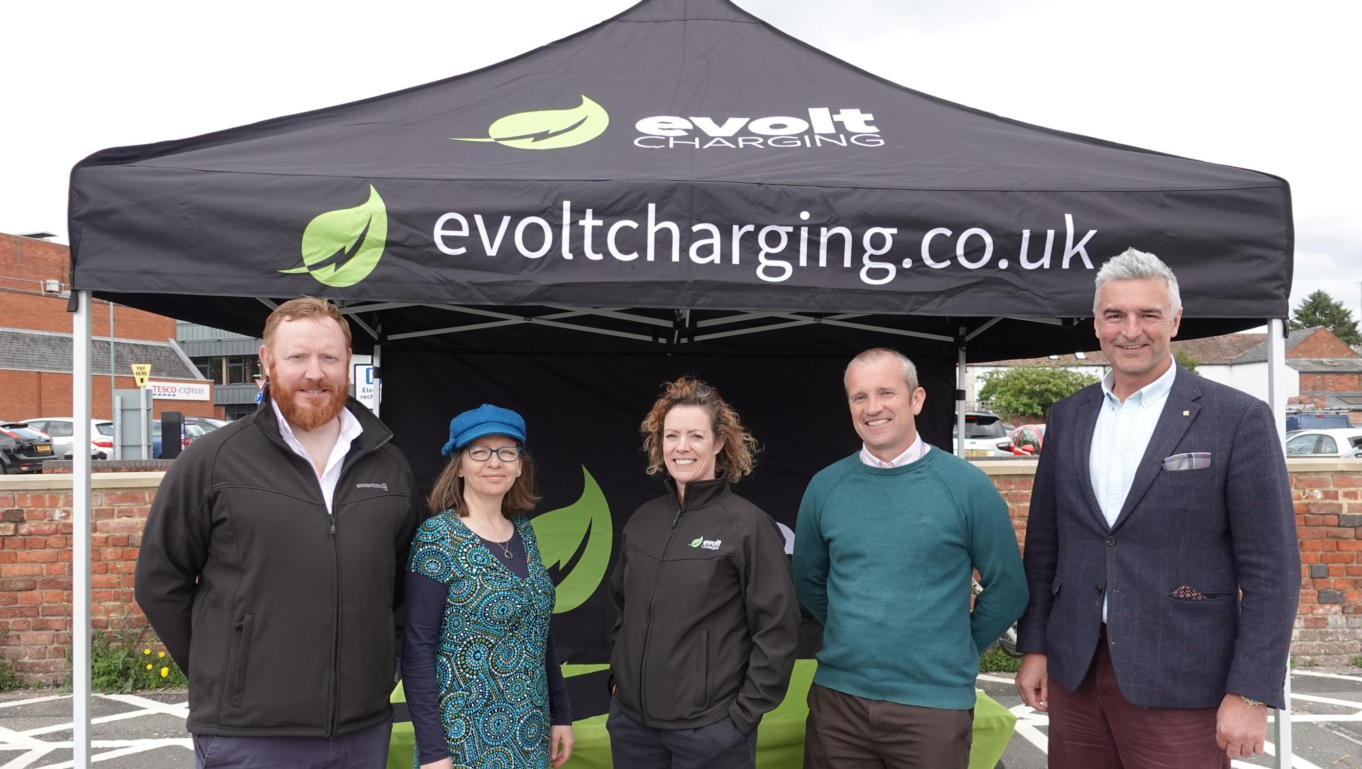 The new Spring Gardens charging hub was officially opened by Tewkesbury Borough Council with an event hosted in partnership with Evolt that included live demonstrations and a Q&A session for residents and visitors about the new charging technology.