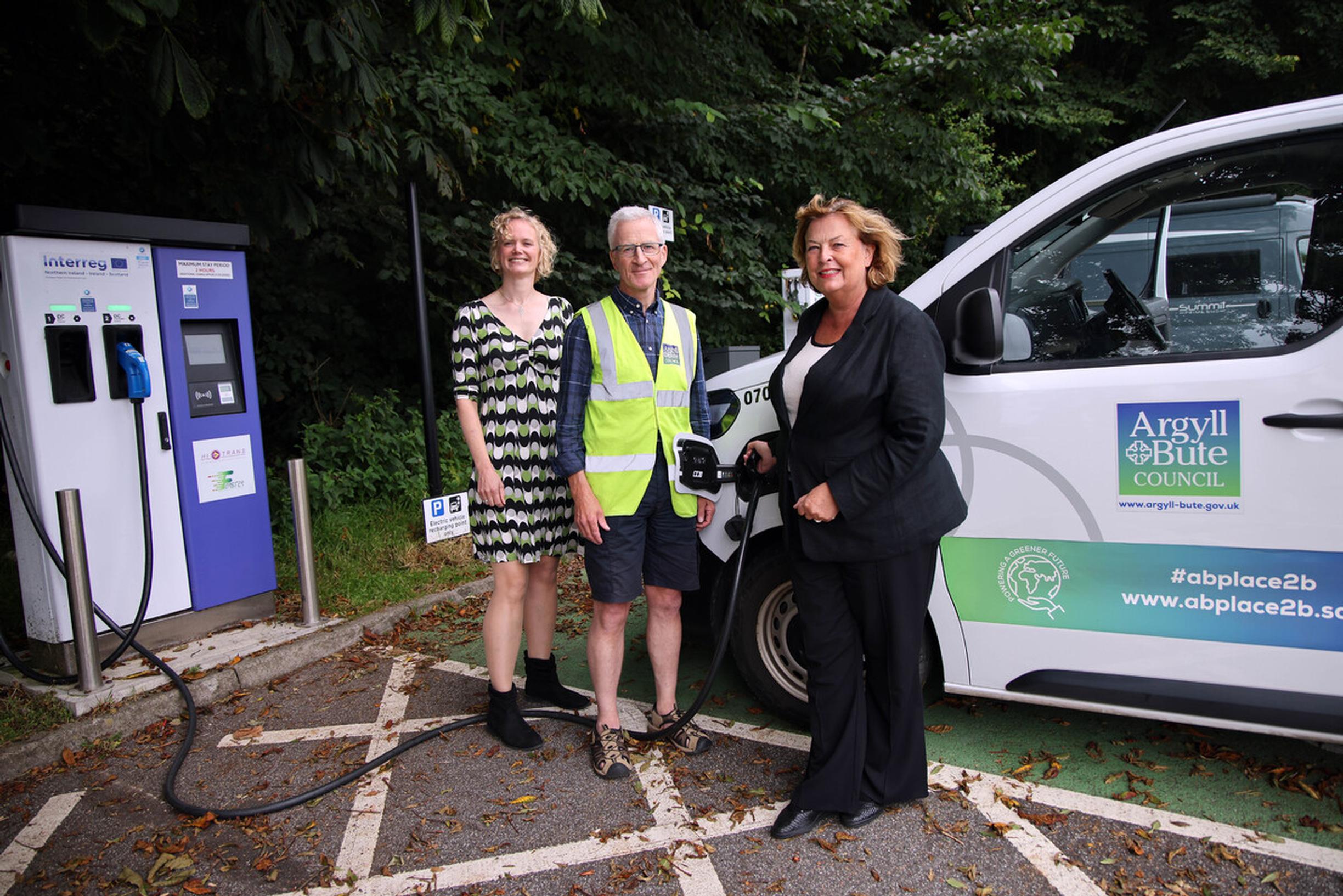 Cabinet Secretary Fiona Hyslop with project manager Gemma Robinson and driver Pete MacKay.