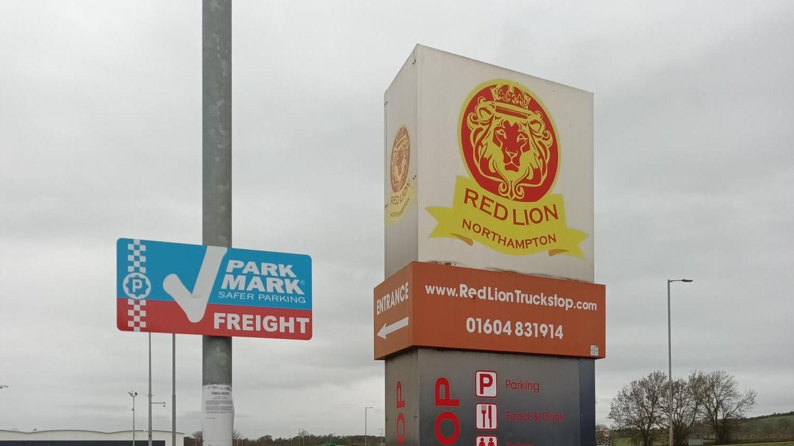Northampton’s Red Lion Truck Stop renews Park Mark Freight Award