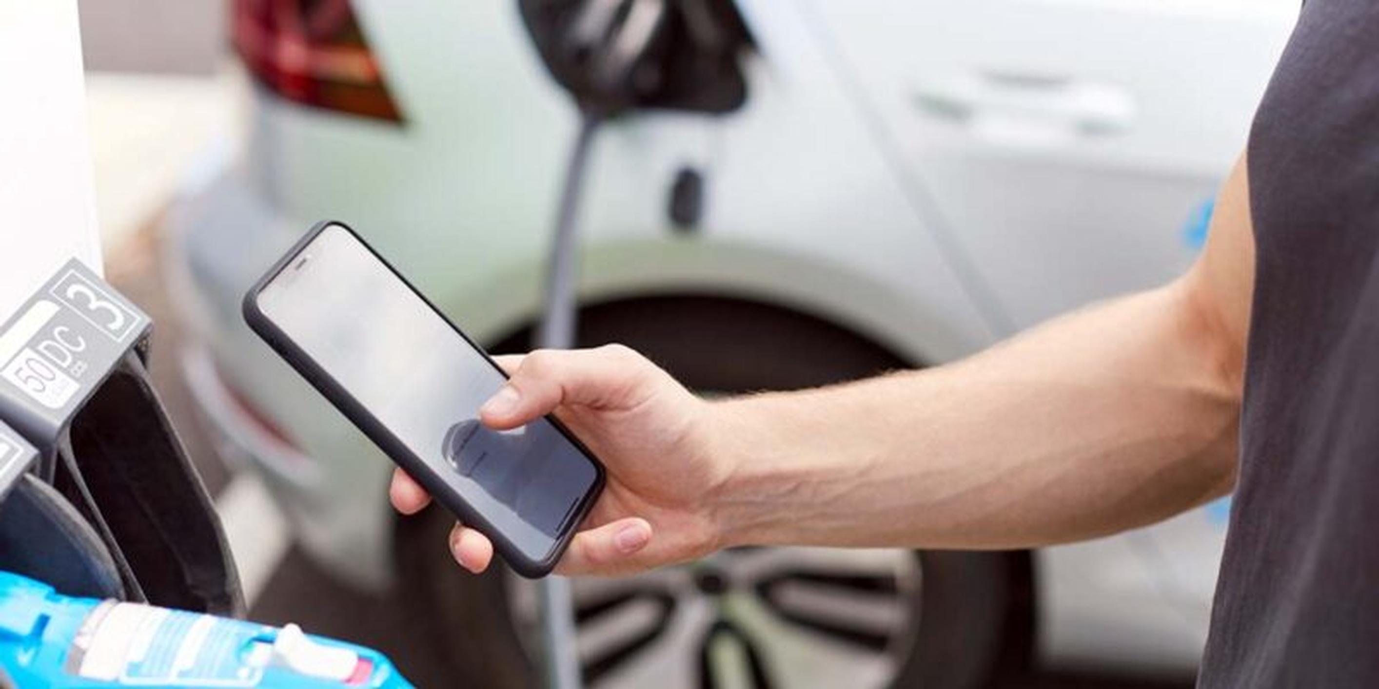 Paythru`s fleet wallet allows drivers to pay for EV charging via a card or app